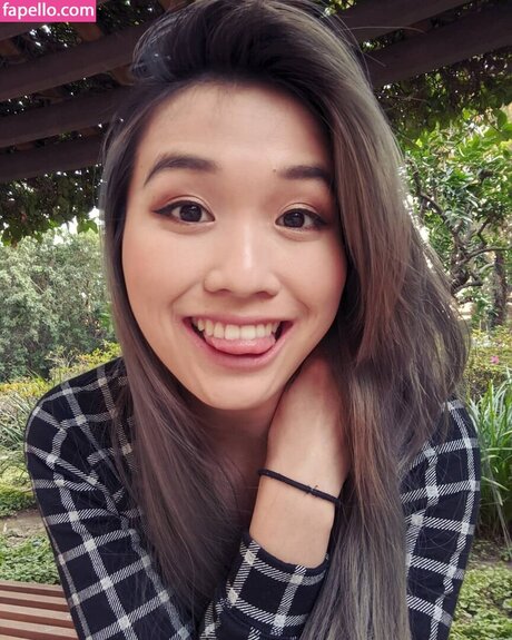 Julia Chow top model archive