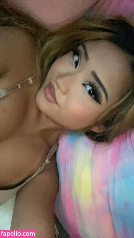 Miley Vang model top photos