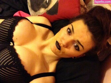 Zoe O Neill hd model gallery