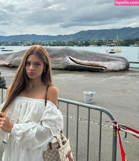 influesii753 star exclusive photo