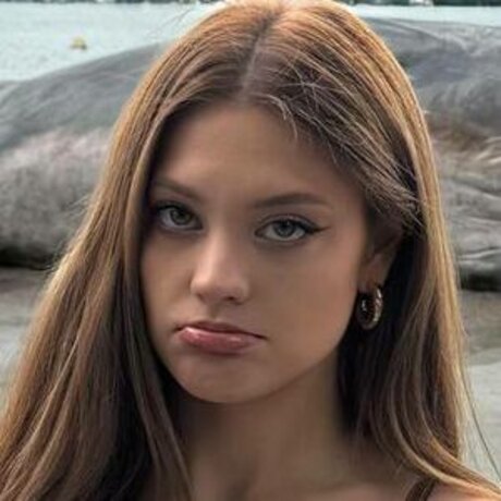 influesii753 model hot image