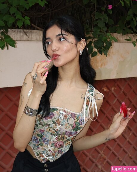 ishitasgj sex model photo