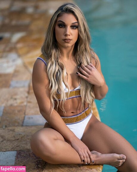 Thea Hail hot actress img