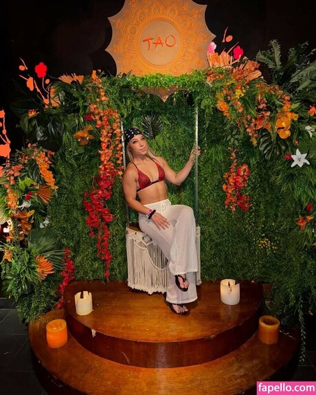 Thea Hail hd model photos