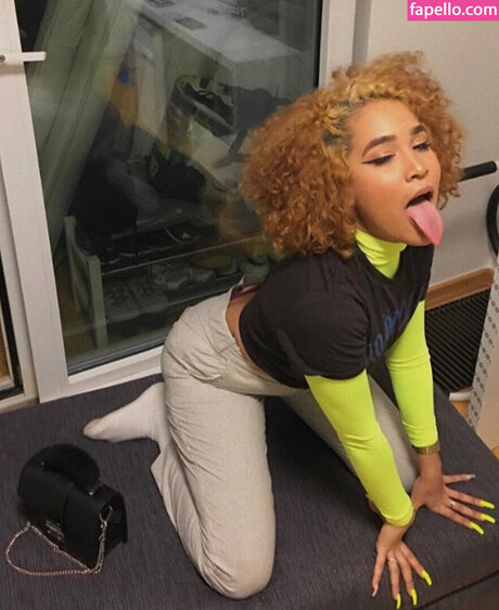 big tits onlyfans free xxx pic