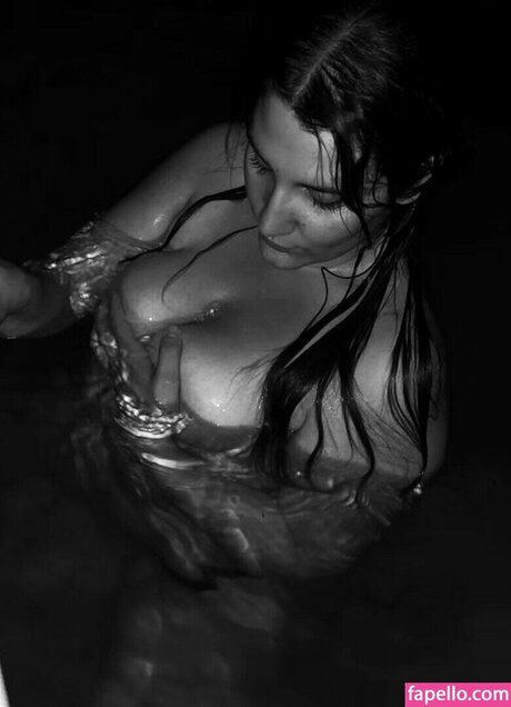 Manuela Mulligh star free picture