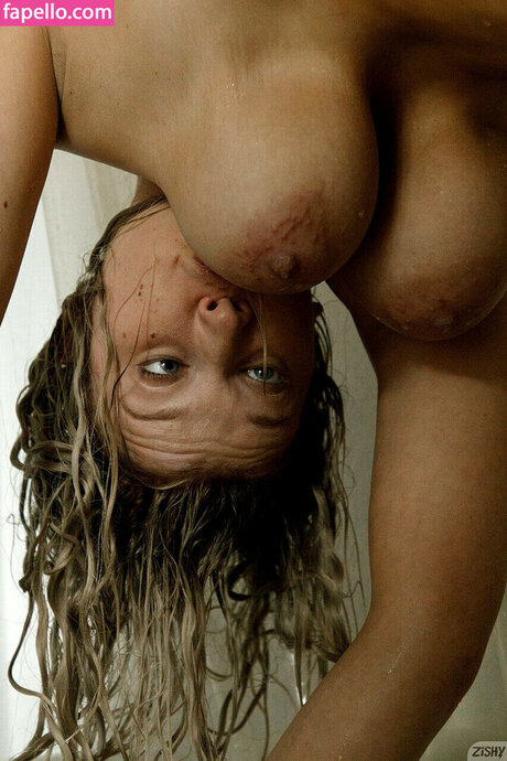 rightguy nude actress gallery