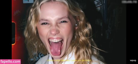 Esther Graf free model image