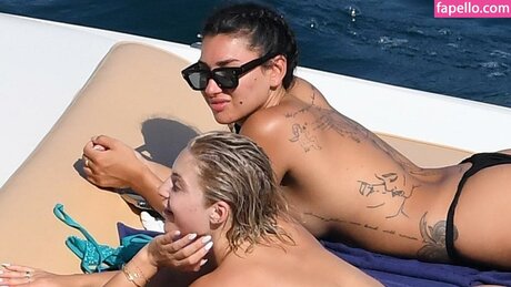 Ella Ding pornographic star image