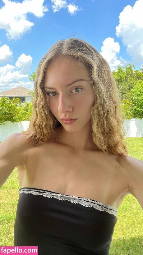 Keira Lhotan star pornographic photos