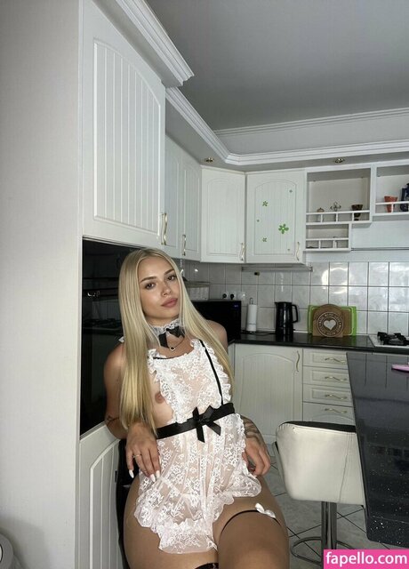 lilla 21 star nude galleries