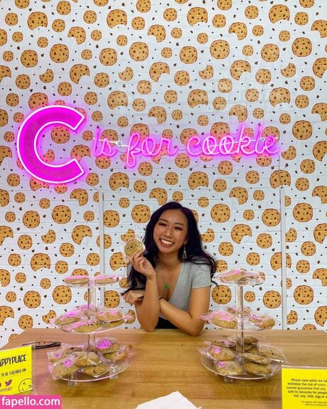 Sophia Phan model free pictures