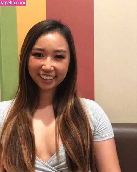 Sophia Phan pretty model galleries