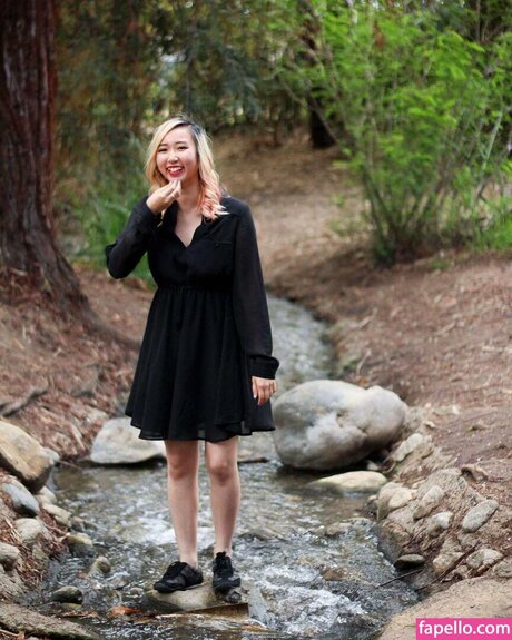 Sophia Phan star naked img