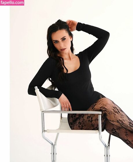 HeyHelen ASMR nudes star photo