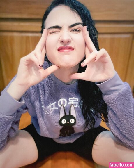 Amy Roberts sexy model gallery