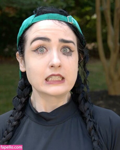 Amy Roberts naked star archive