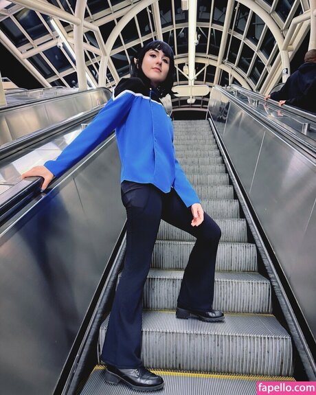 Amy Roberts beautiful star image