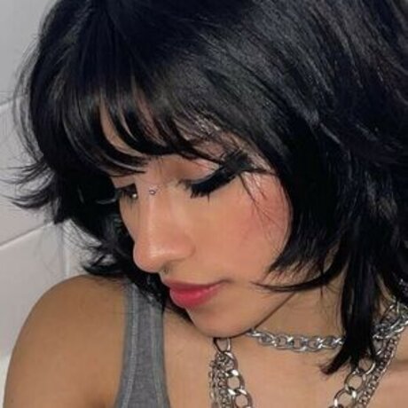 Violent Vira pretty pornstar pictures