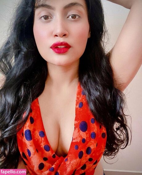 Manvi Chugh art model img