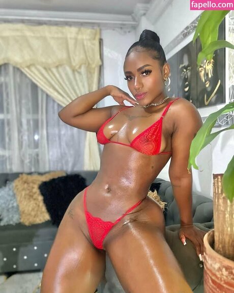 Yerimina star erotic image