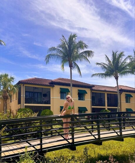 Sabrina Brier model art image