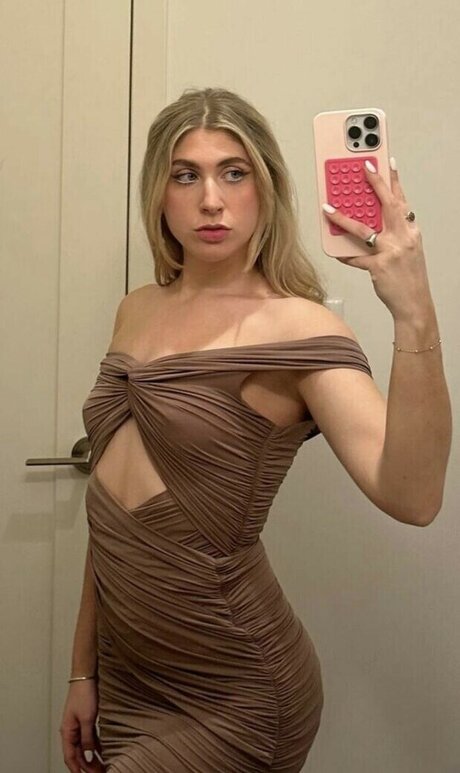 boobs selfie onlyfans exclusive image