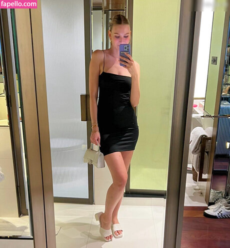 Carolin Niemczyk pornstar nude pic