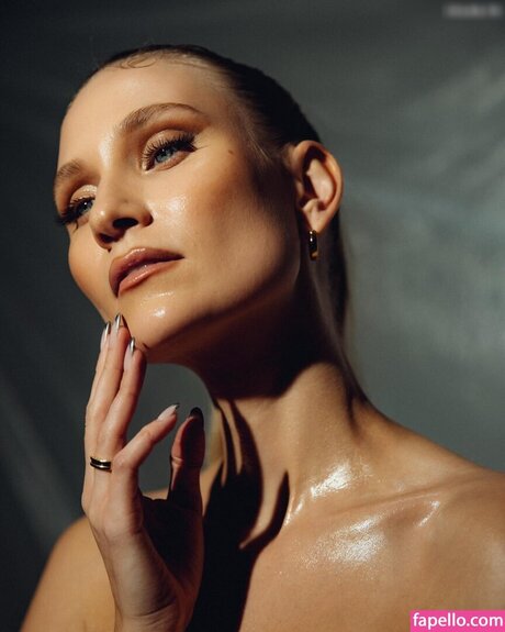 Carolin Niemczyk top model pics