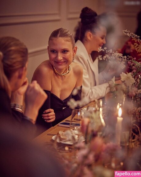 Carolin Niemczyk model naked pic