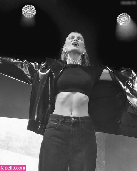 Carolin Niemczyk pornstar art pictures