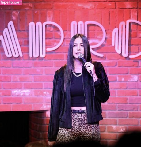 Rachel Wolfson model photos