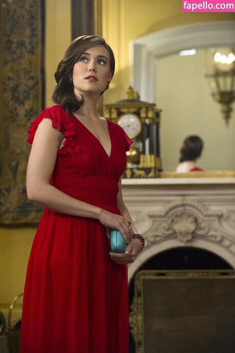 Megan Boone model sexy photos