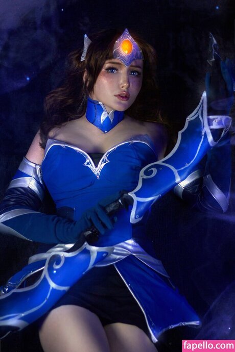 Elena Kyalviyainen art star photo