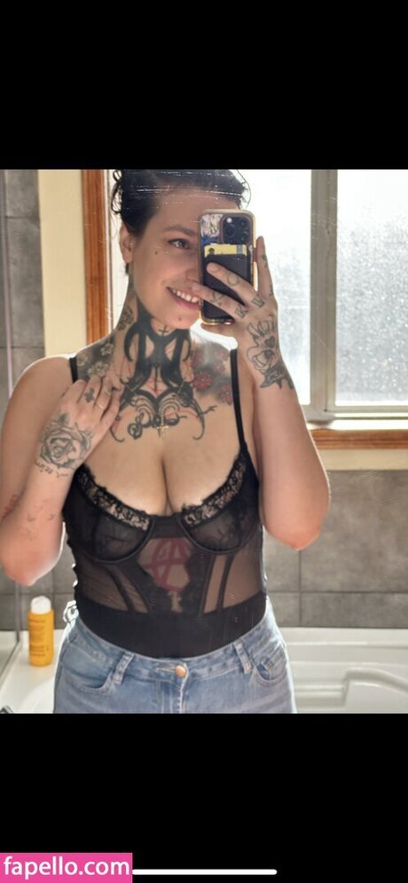 Roma Army pornographic actress photo