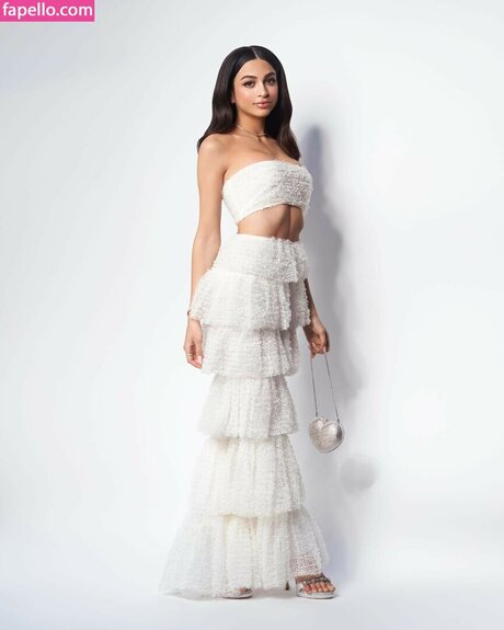 Josie Totah nice model pictures