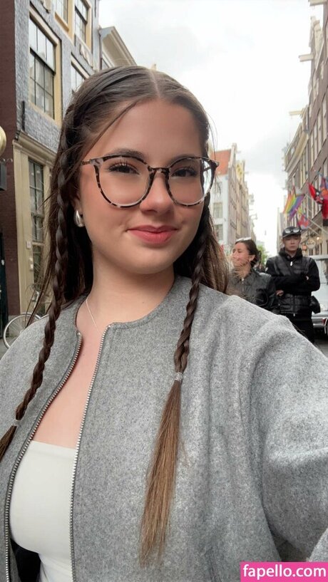 Lilousecret sexy actress photo