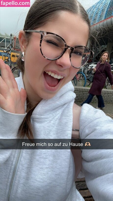 Lilousecret adult actress img