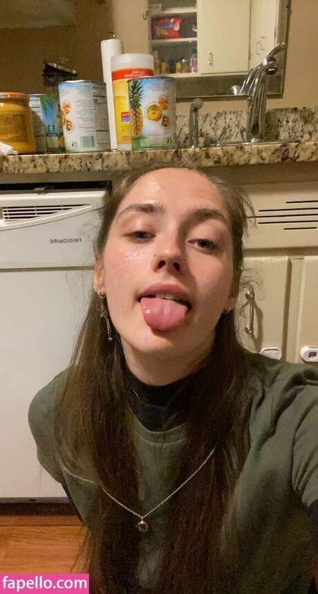 Peachyhal high quality model images