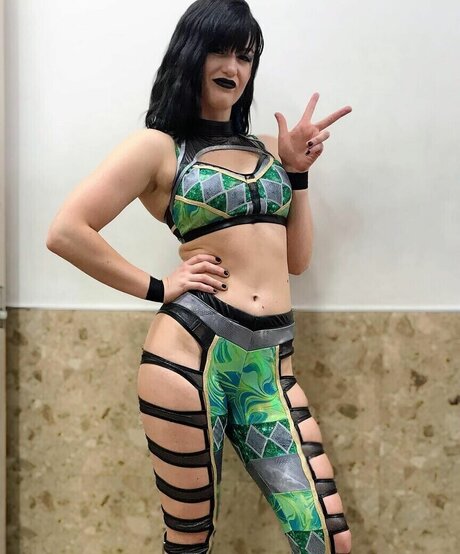 B Priestley art model gallery