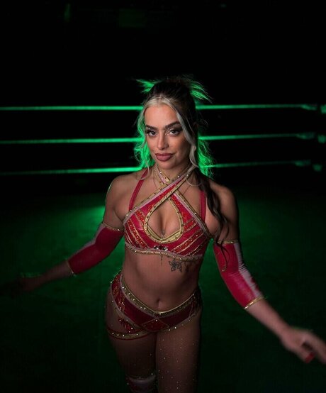 Sirena Linton model exclusive image