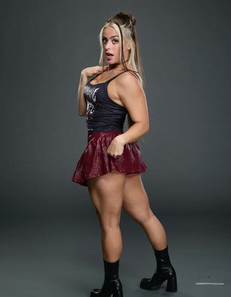 Sirena Linton beautiful star photo