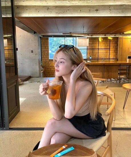 Nancy Momoland Quick photo