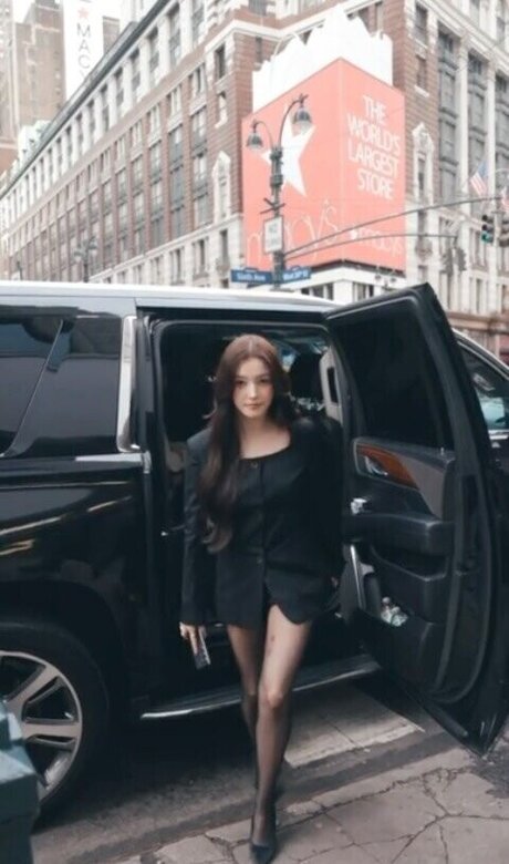 Nancy Momoland model exclusive img