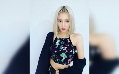 Nancy Momoland erotic model galleries