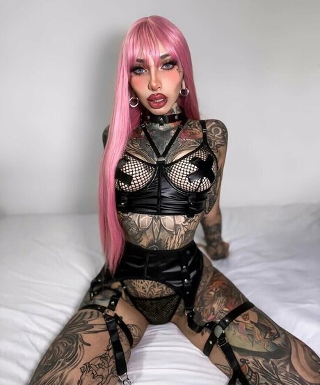 Divinajuventu high quality pornstar pictures