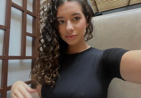 Vtzadaax free actress img