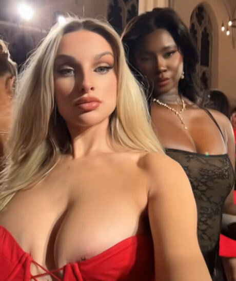 Mogz xx beautiful pornstar photo