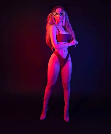 Mogz xx beautiful model picture