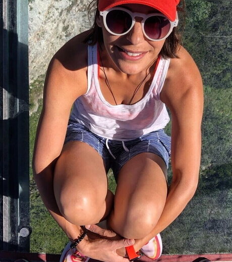 Funda Vanroy beautiful model galleries